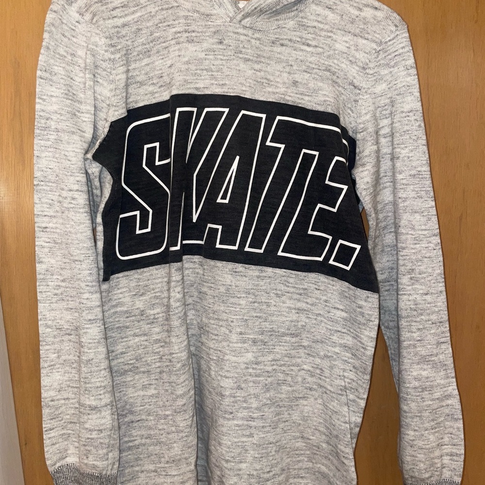 ladies H & M skate long sleeve shirt